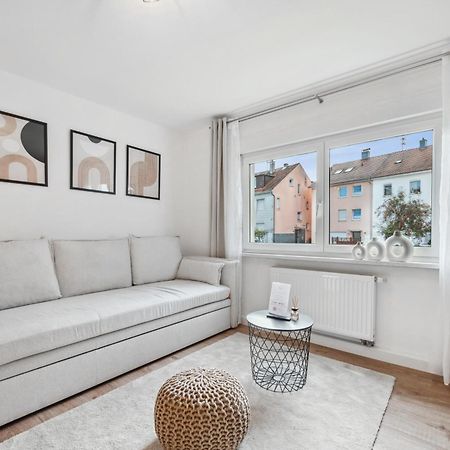 Malu Rooms - Ruhige Lage, Erdgeschoss, Smarttv, Netflix, 24H Checkin, Ludwigsburg Exterior photo